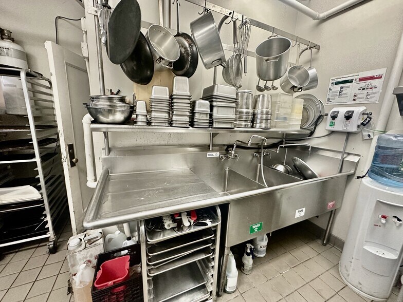 More Photos Of 136 Hamilton Ave, Greenwich Storefront Retail Residential For Lease