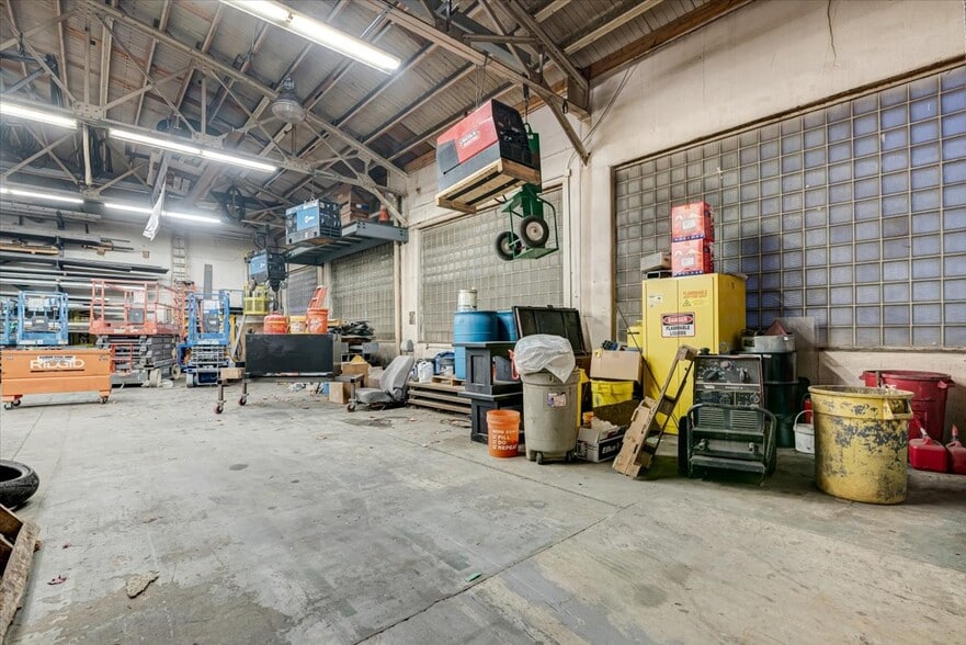 More Photos Of 530 S Main St, Bangor Manufacturing For Sale