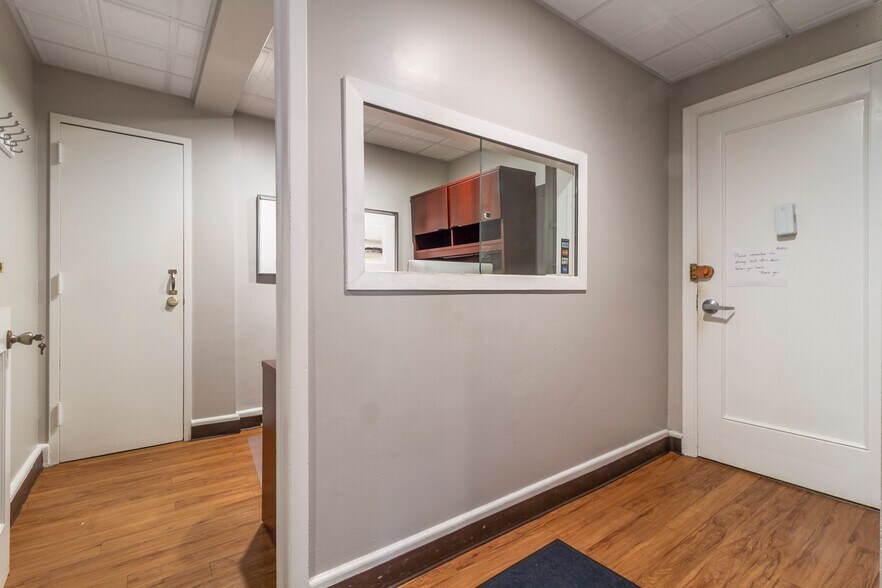 More Photos Of 98120 Queens Blvd, Rego Park Apartments For Sale