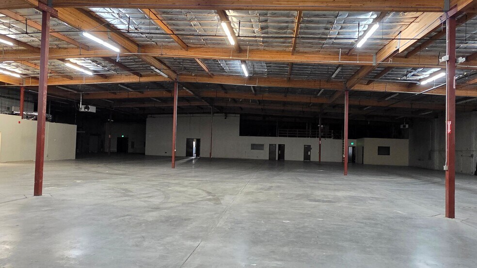 More Photos Of 105 E Parr Blvd, Reno Warehouse For Lease