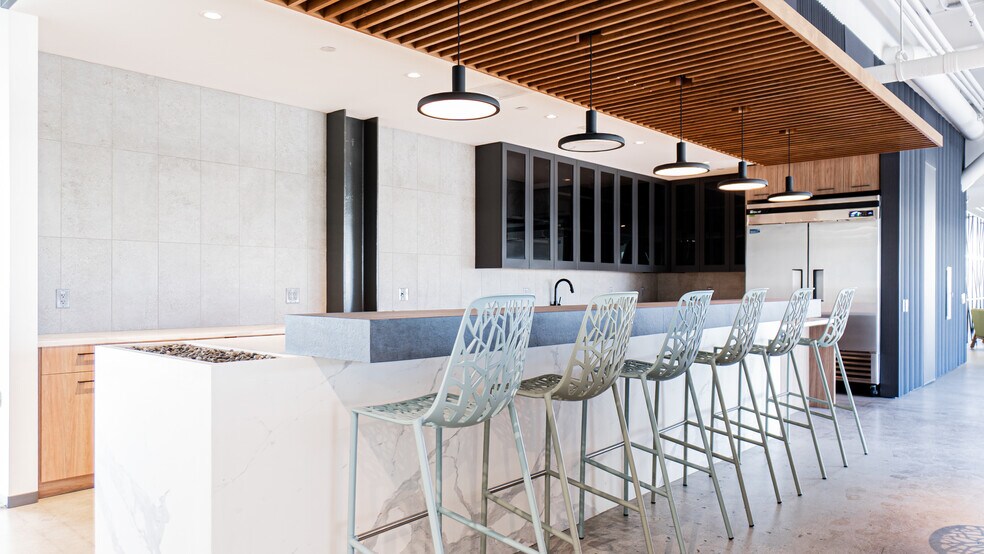 More Photos Of 1888 Rosecrans Ave, Manhattan Beach Office For Lease