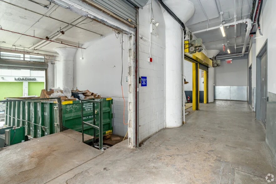 More Photos Of 3720 Northern Blvd, Long Island City Office For Lease