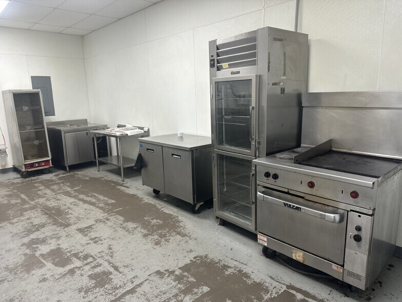 More Photos Of 5166 E FM 1187, Burleson Storefront Retail Office For Lease