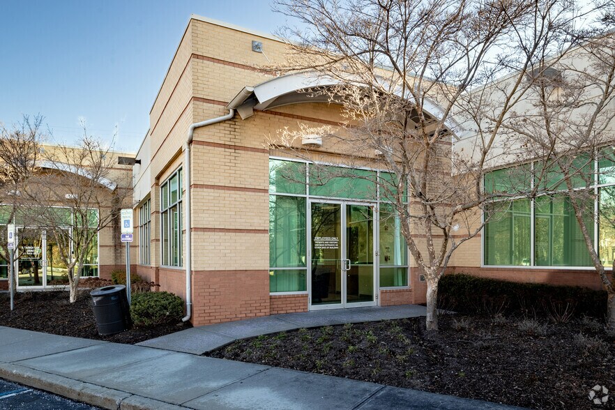 More Photos Of 6 Technology Dr, Setauket Unknown For Lease