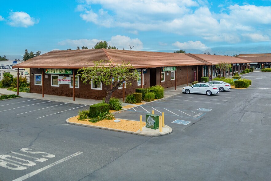 More Photos Of 191 San Felipe Rd, Hollister Unknown For Lease