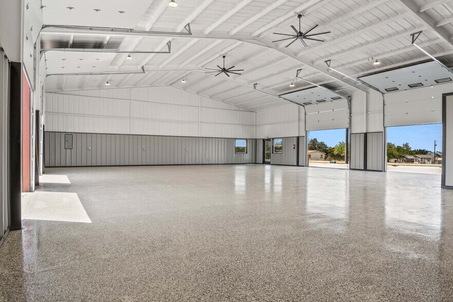 More Photos Of 2036 Seaborn Road Building 3 Suite A, Ponder Warehouse For Lease