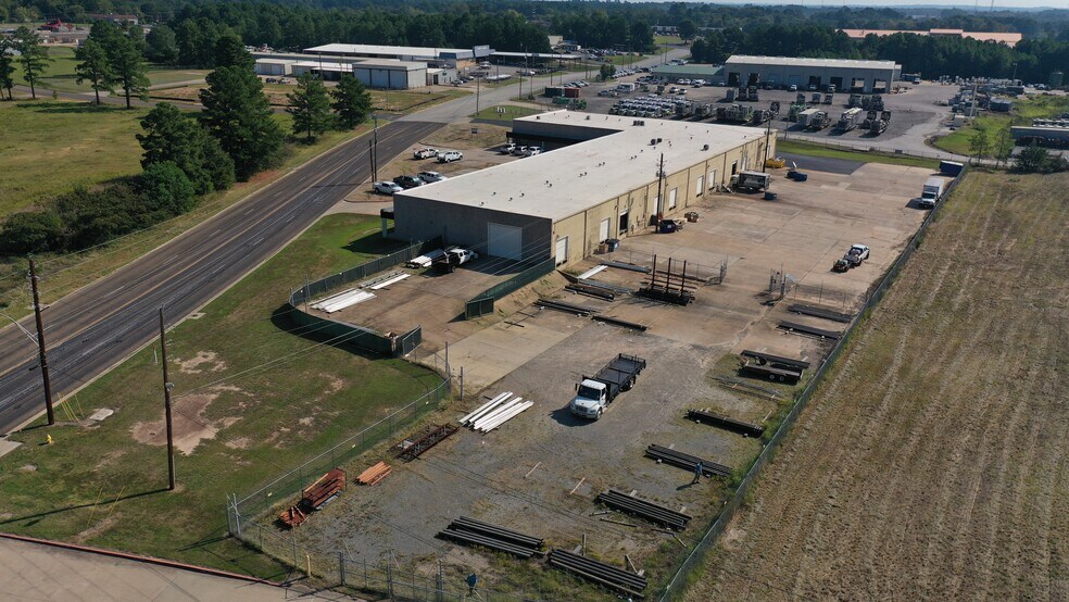 More Photos Of 1612-1630 E Whaley St, Longview Industrial For Sale