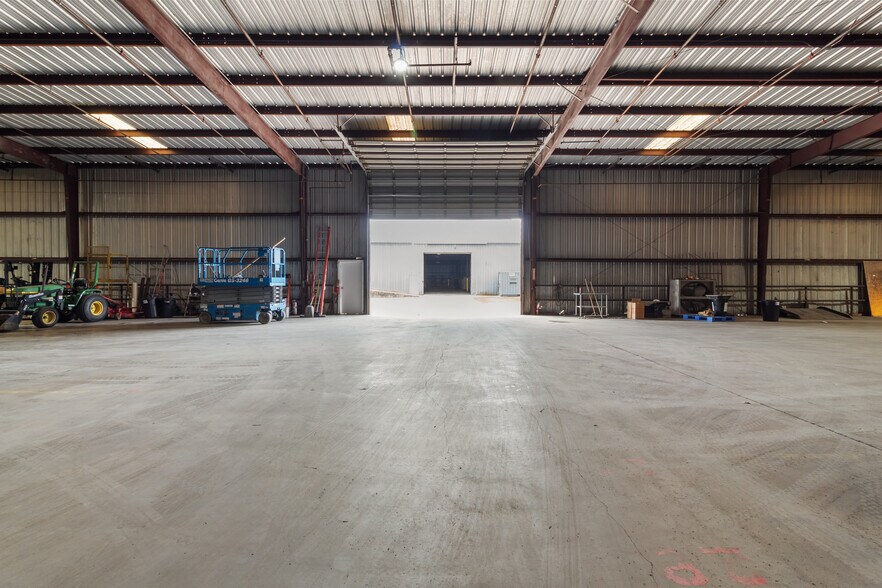 More Photos Of 202 W 15th St, Bryan Industrial For Lease