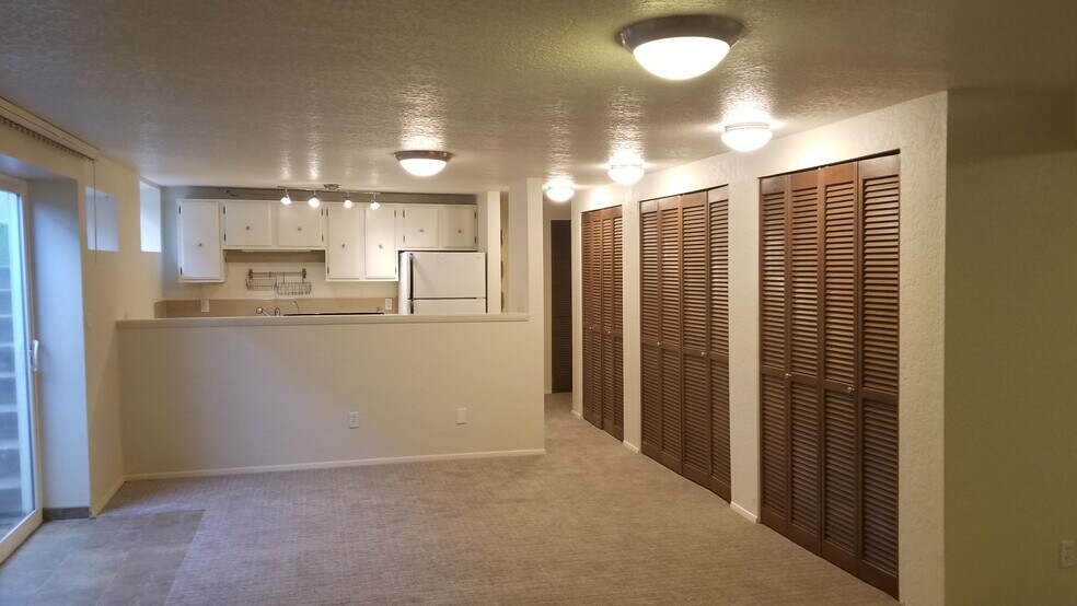 More Photos Of 1010 N 45th St, Seattle Apartments For Sale