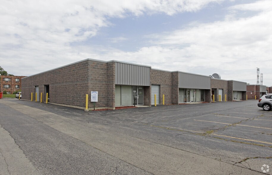 More Photos Of 200 Easy St, Carol Stream Warehouse For Lease