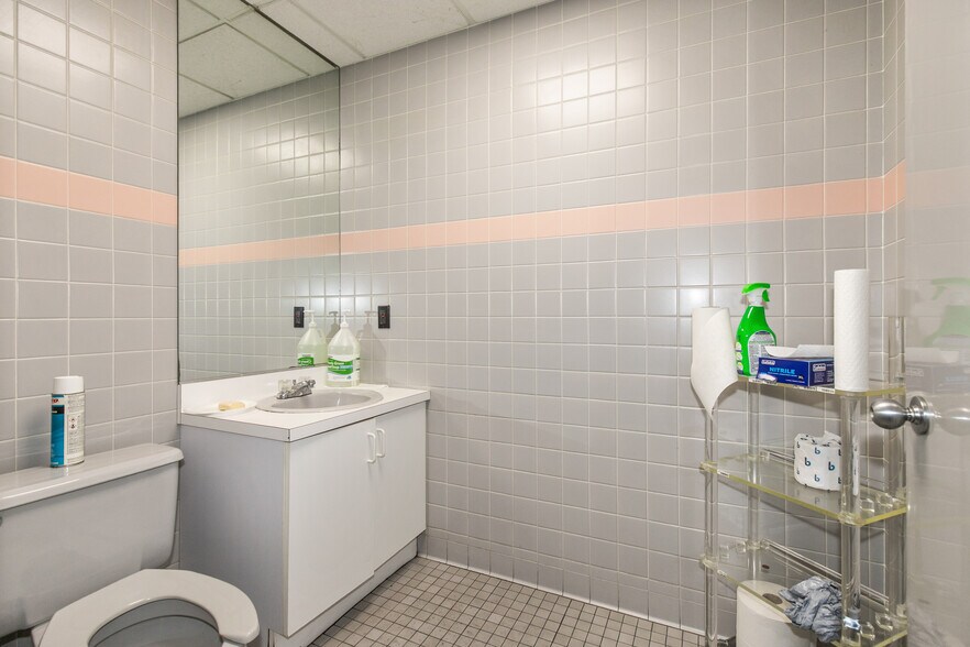 More Photos Of 161 Remington Blvd, Ronkonkoma Warehouse For Sale