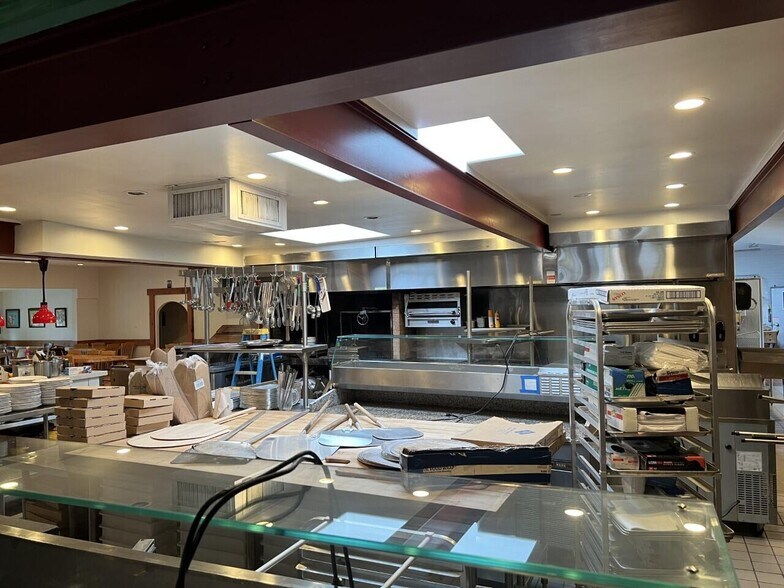 More Photos Of 281 Fernbridge Dr, Fortuna Restaurant For Sale