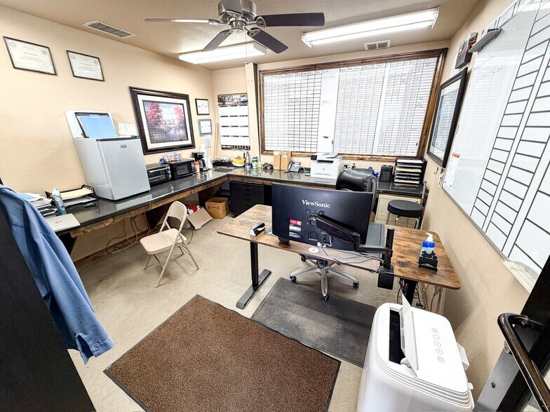 More Photos Of 1010 S FM 1788, Midland Service For Lease