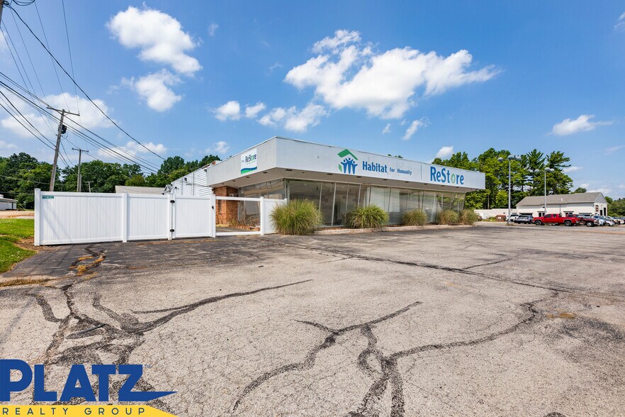 More Photos Of 1965 N Ellsworth Ave, Salem Freestanding For Lease