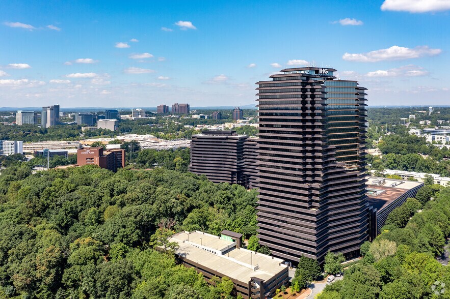 More Photos Of 3 Ravinia Dr, Atlanta Office For Lease