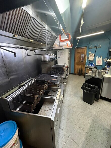 More Photos Of 1058 Main St, Newfoundland Bar For Sale