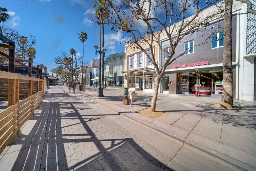 More Photos Of 1427 3rd Street Promenade, Santa Monica Storefront Retail Office For Lease