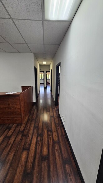 More Photos Of 120 S Victory Blvd, Burbank Loft Creative Space For Lease