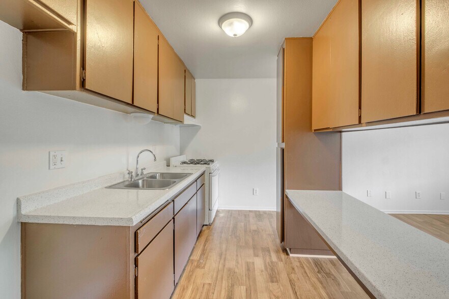 More Photos Of 3943 N H St, San Bernardino Apartments For Sale