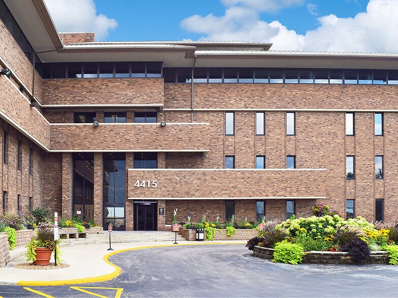 More Photos Of 4415 W Harrison St, Hillside Office For Lease