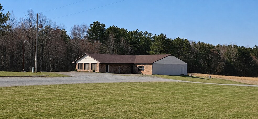 Primary Photo Of 302 W Colonial Trail Hwy, Blackstone Freestanding For Lease