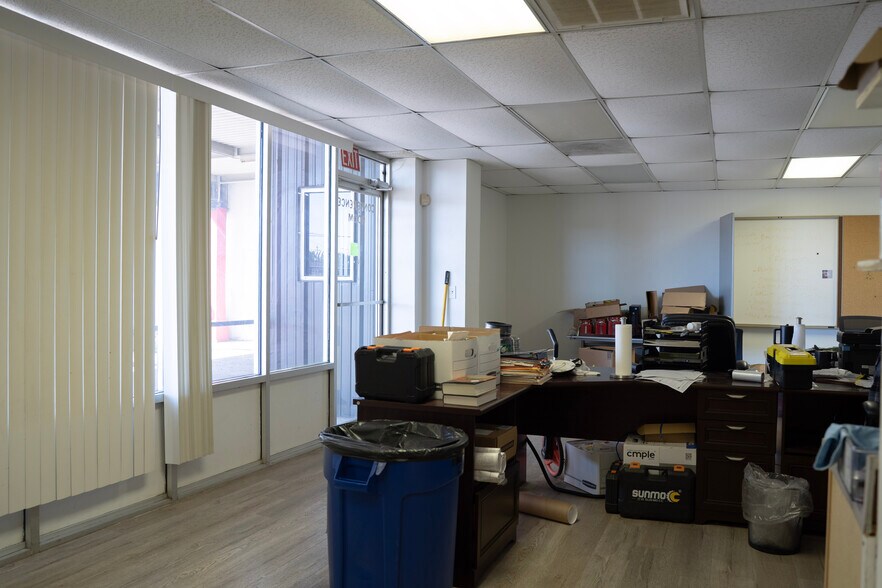 More Photos Of 4925 Avenue H, Rosenberg Warehouse For Lease