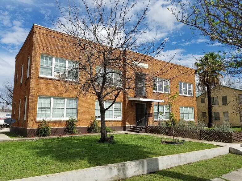 More Photos Of 1409 W Woodlawn Ave, San Antonio Apartments For Sale