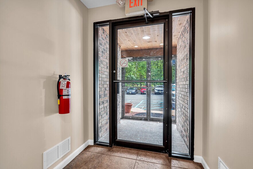 More Photos Of 75 Lacey Rd, Whiting Medical For Lease