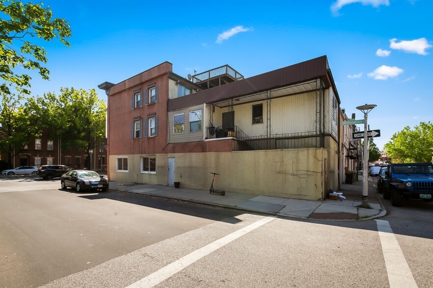 More Photos Of 2218 Boston St, Baltimore Storefront Retail Residential For Sale