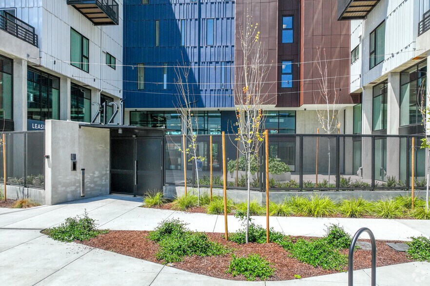 More Photos Of 2121 Wood St, Oakland Apartments For Lease