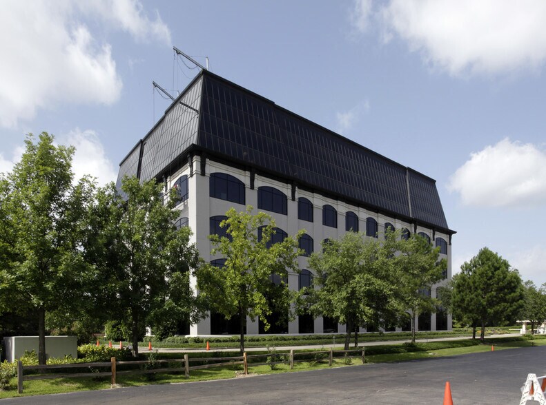 More Photos Of 109 N Post Oak Ln, Houston Office For Lease