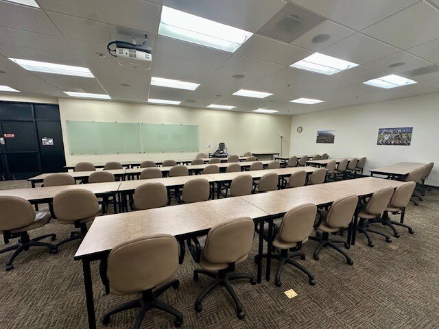 More Photos Of 40508 Murrieta Hot Springs Rd, Murrieta Freestanding For Lease