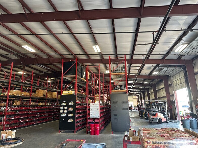 More Photos Of 19940 I-37, Elmendorf Warehouse For Lease