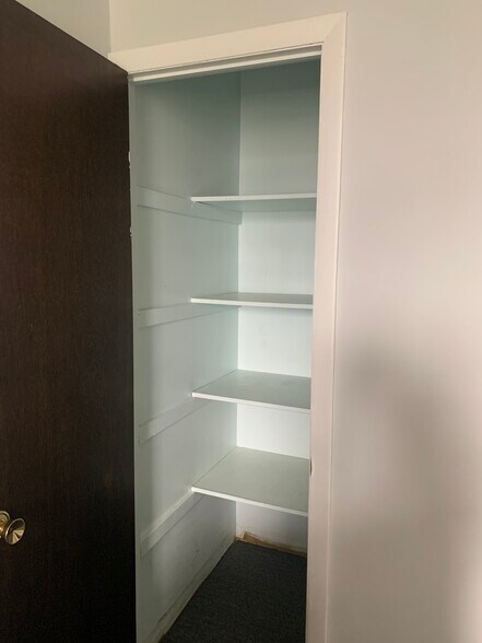 More Photos Of 3715 Main St, Bridgeport Medical For Lease