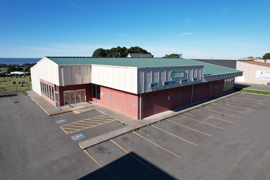 Primary Photo Of 29670 Ellensburg Ave, Gold Beach Storefront For Sale