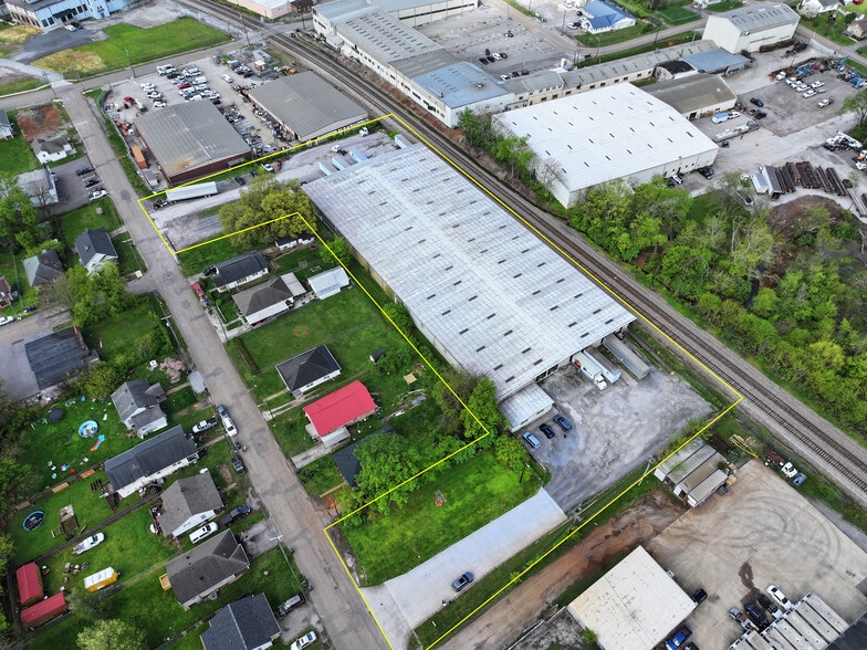 More Photos Of 2129 Chipman St, Knoxville Warehouse For Lease