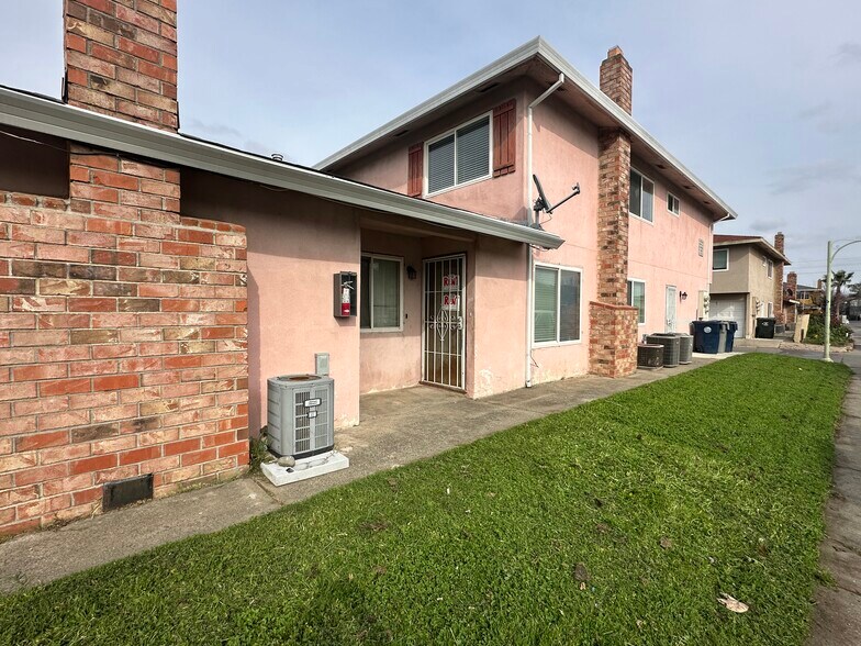 More Photos Of 67 Nedra Ct, Sacramento Apartments For Sale