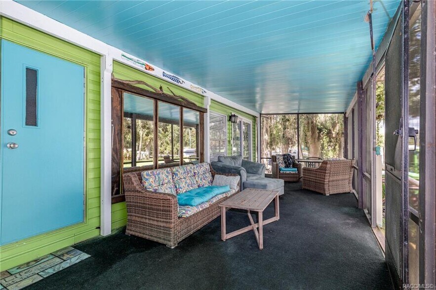 More Photos Of 6617 Riverside Dr, Yankeetown Marina For Sale