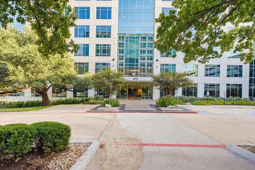 More Photos Of 9606 N Mopac Expy, Austin Unknown For Lease