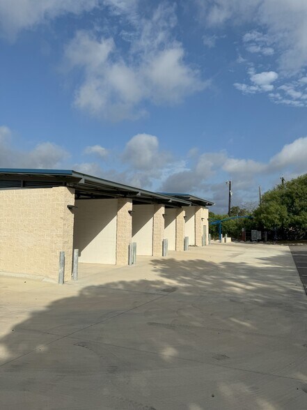 More Photos Of 1443 E Sunshine Dr, San Antonio Carwash For Sale