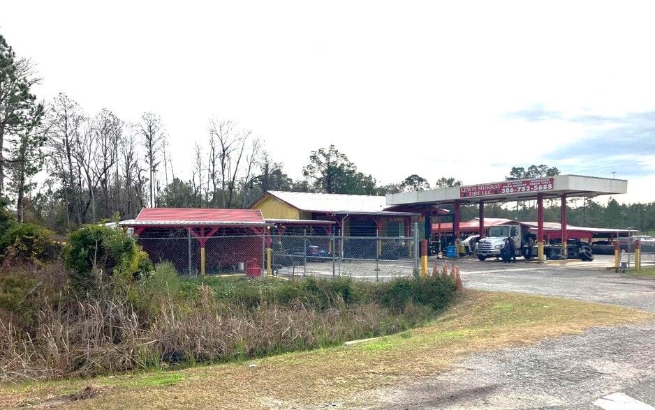 Primary Photo Of 3827 N US Highway 441, Lake City Convenience Store For Sale