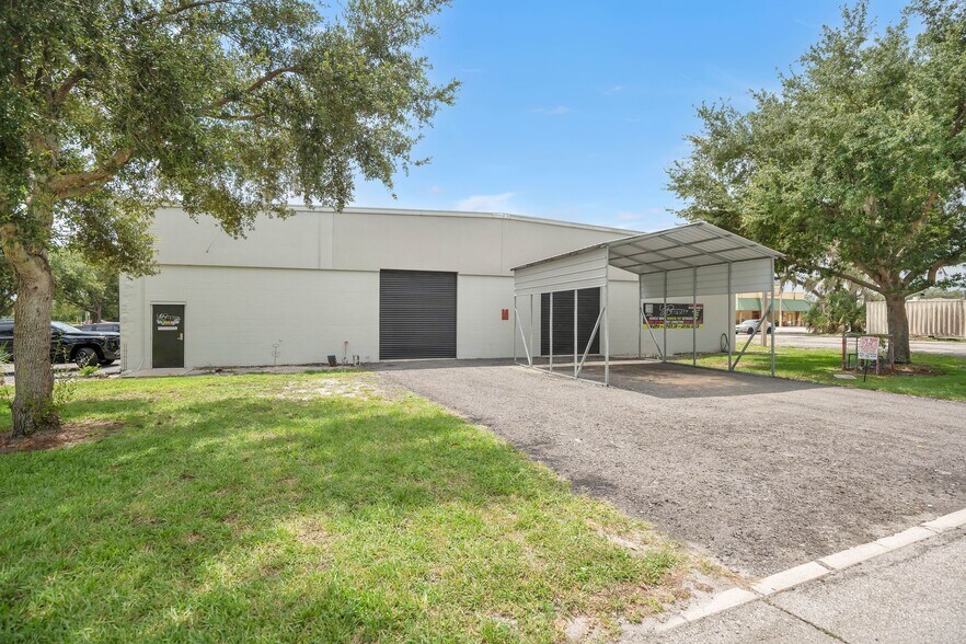More Photos Of 2350 Us-17-92, Longwood Showroom For Sale