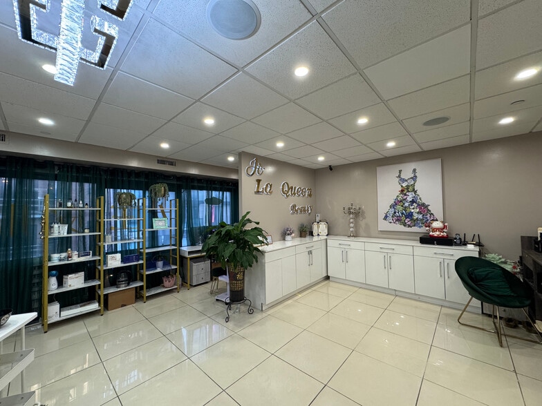 More Photos Of 3636 Prince St, Flushing Apartments For Lease