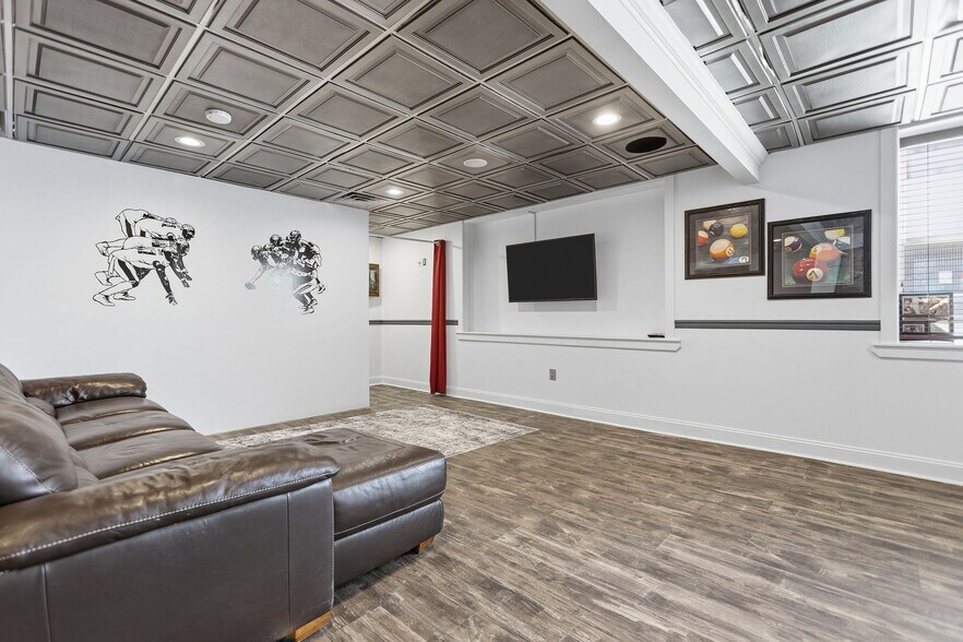 More Photos Of 96 Haarlem Ave, White Plains Office For Sale