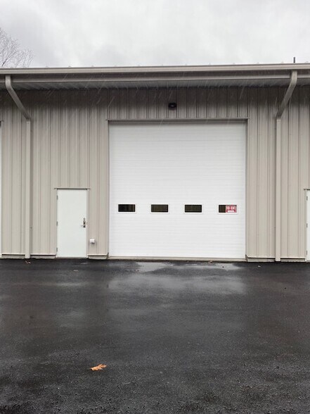 More Photos Of 881 Massachusetts Ave, Boxborough Industrial For Lease