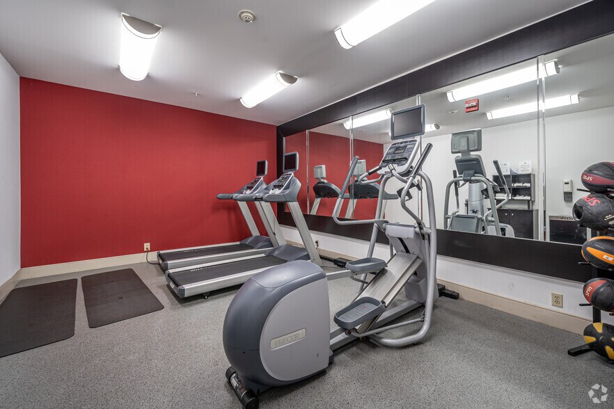 More Photos Of 14450 Park Row, Houston Hotel For Sale