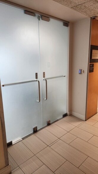 More Photos Of 1111 Park Centre Blvd, Miami Gardens Office Residential For Lease