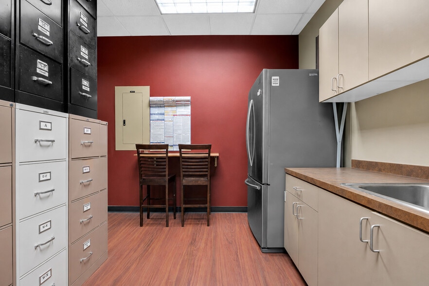 More Photos Of 1930 Del Paso Rd, Sacramento Medical For Sale