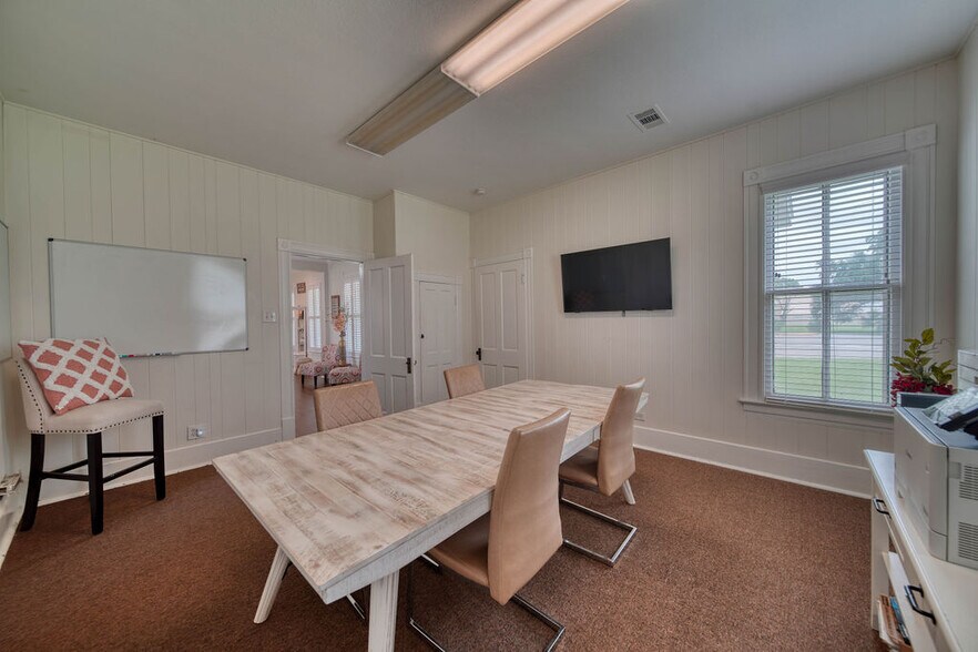 More Photos Of 2813 45th St, Dickinson Storefront Retail Residential For Sale