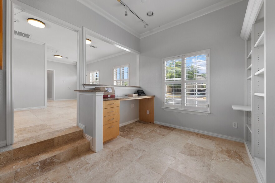 More Photos Of 103 Thousand Oaks Blvd, Georgetown Medical For Lease